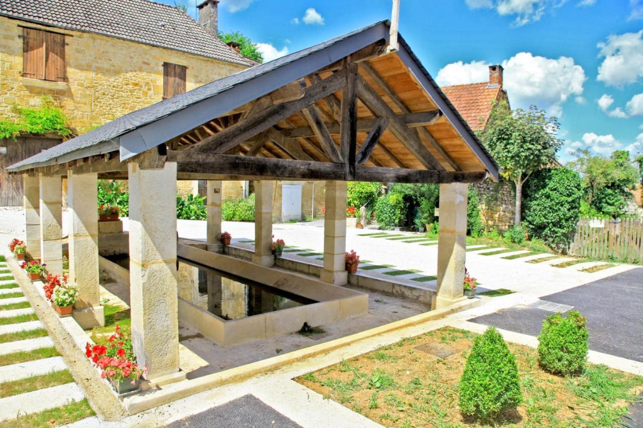 Petite Maison En Pierre Au Coeur Du Perigord Noir Proche De Sarlat Et Rocamadour Salignac Eyvigues Exterior photo